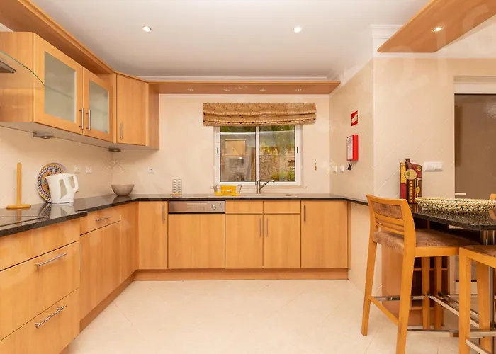 Boa Nova 32-6 * Carvoeiro (Lagoa)