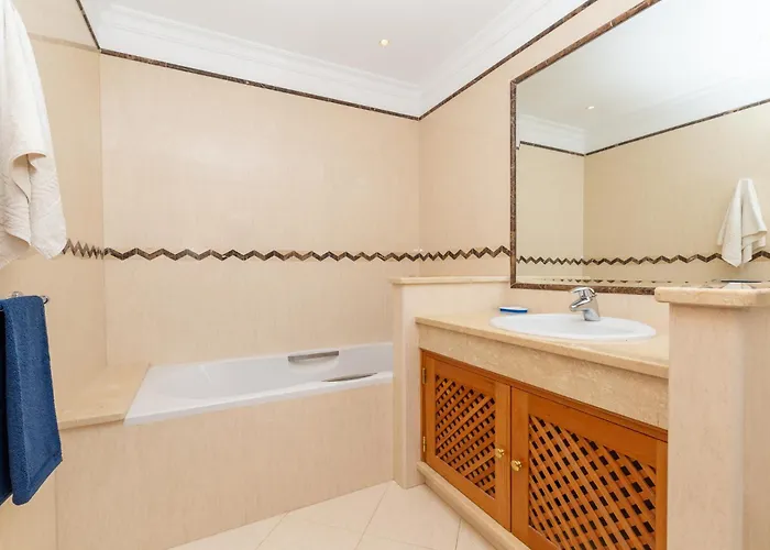 Boa Nova 32-6 Carvoeiro (Lagoa)