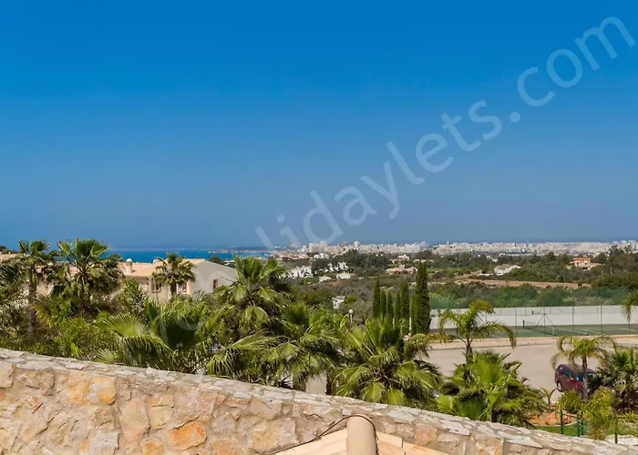 Boa Nova 32-6 * Carvoeiro (Lagoa)